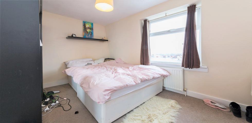 			NEW INSTRUCTION, 3 Bedroom, 1 bath, 1 reception Flat			 West End Lane, WEST HAMPSTEAD